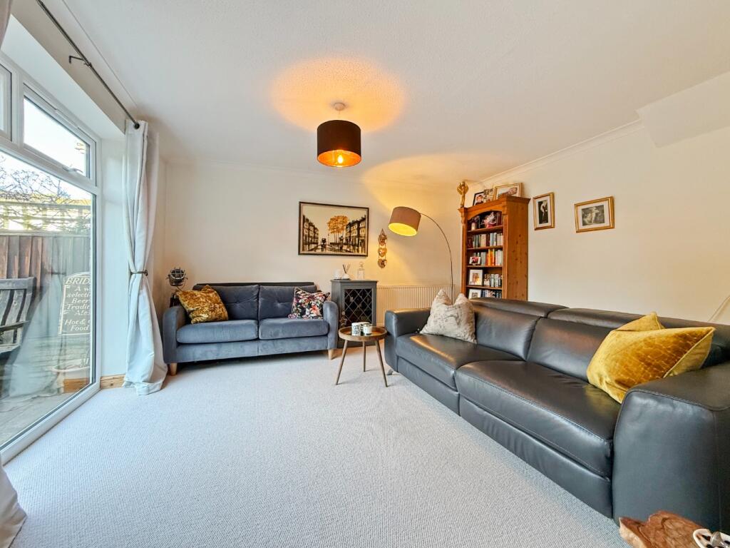 Lymington Avenue photo 3