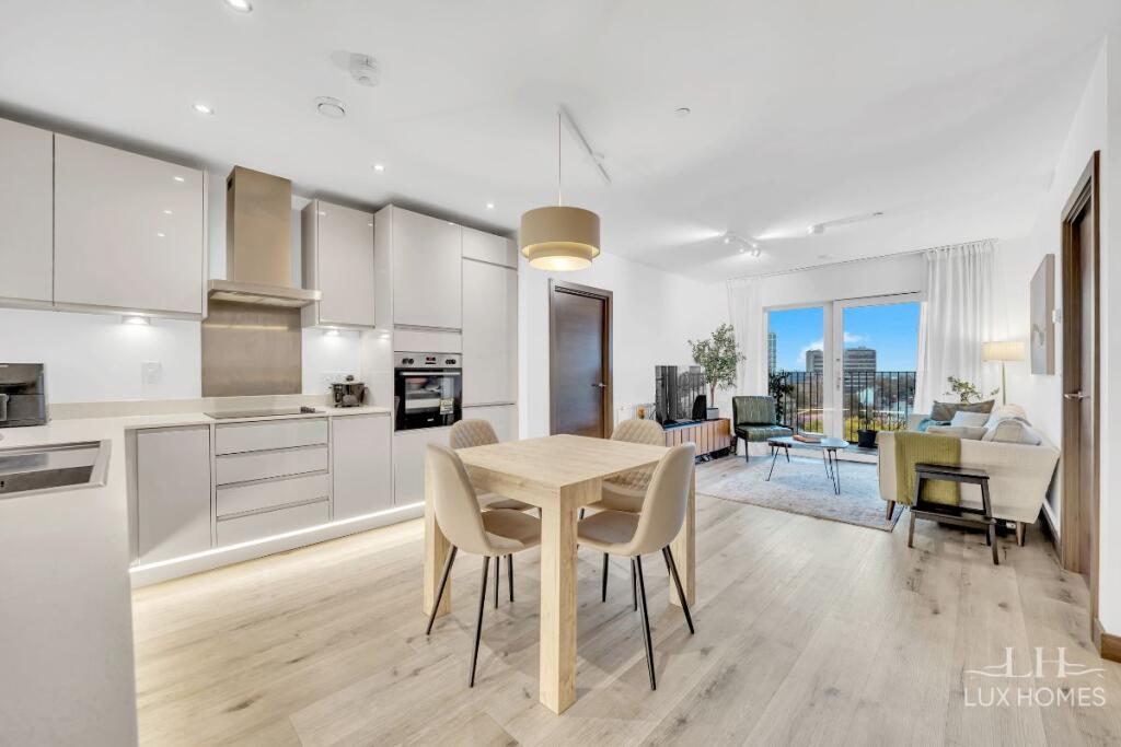 2-bed flat on Erken Plaza, Barking, £400,000