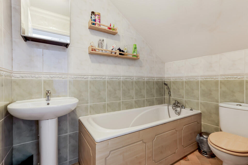 Apartment in Bournemouth, Boscombe - More