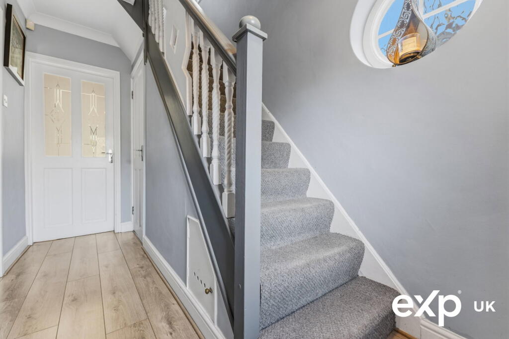 House in Nottingham, Daybrook - More