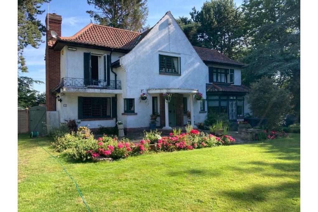 Main image of property: Park Lane, Retford