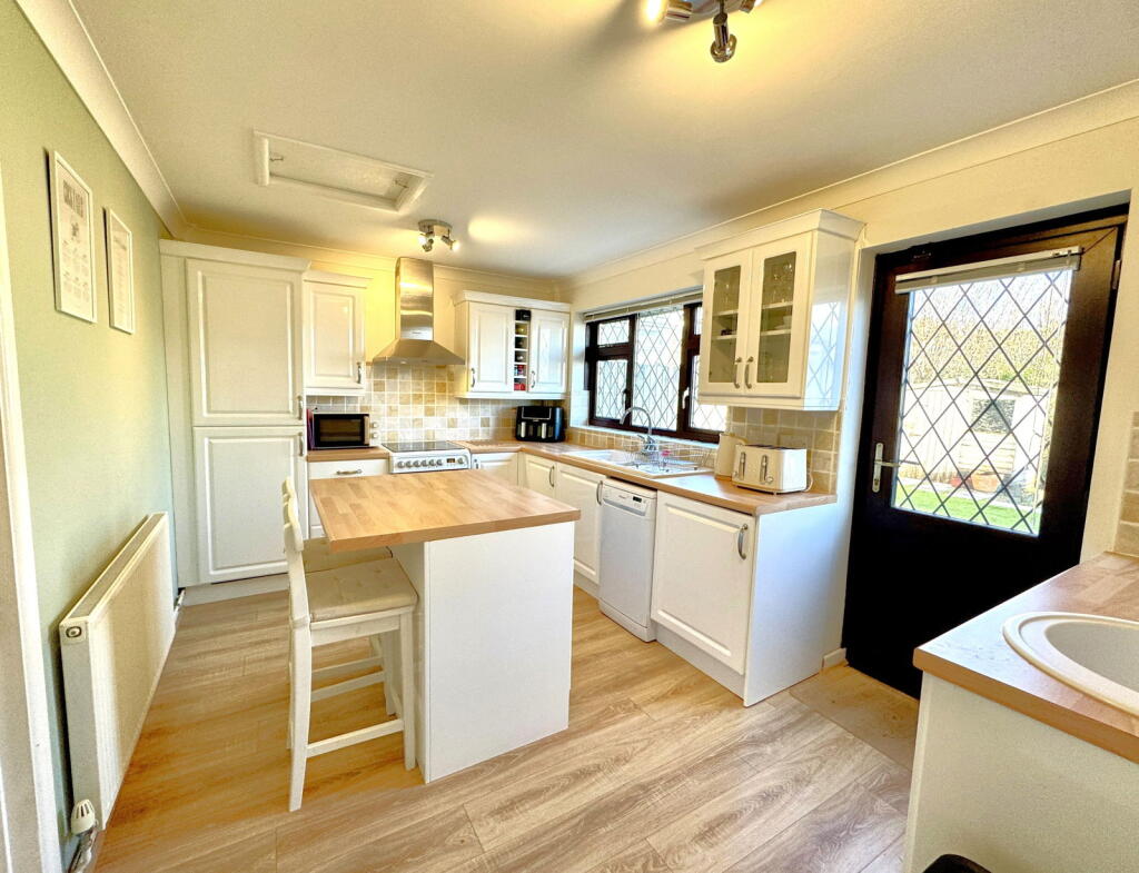 15 Spring Park, Woolwell, Plymouth, PL6 7SL photo 3