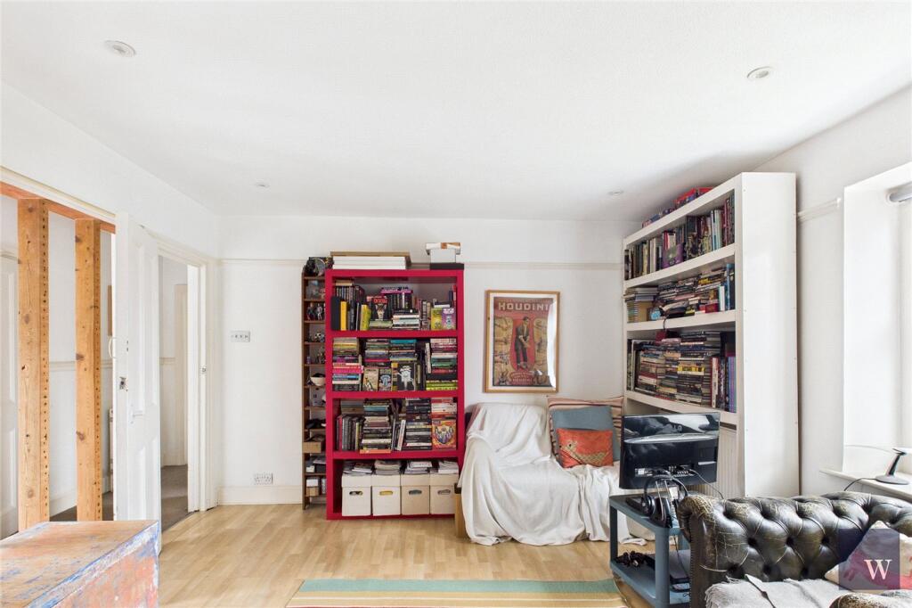 Kirkstall Road, London, SW2 photo 3