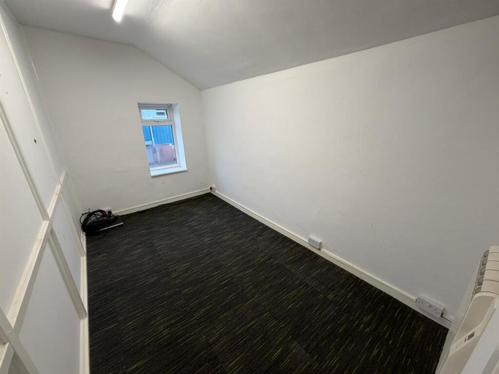 Additional image 5 of Corngreaves, 76 Graingers Lane, Cradley Heath