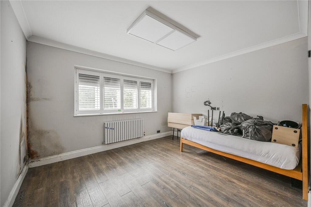 Apartment in London - More