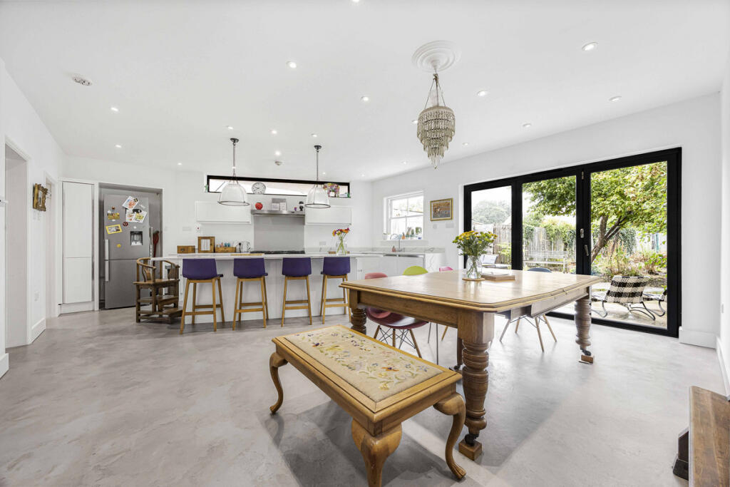 House in Reading, Earley - View 2