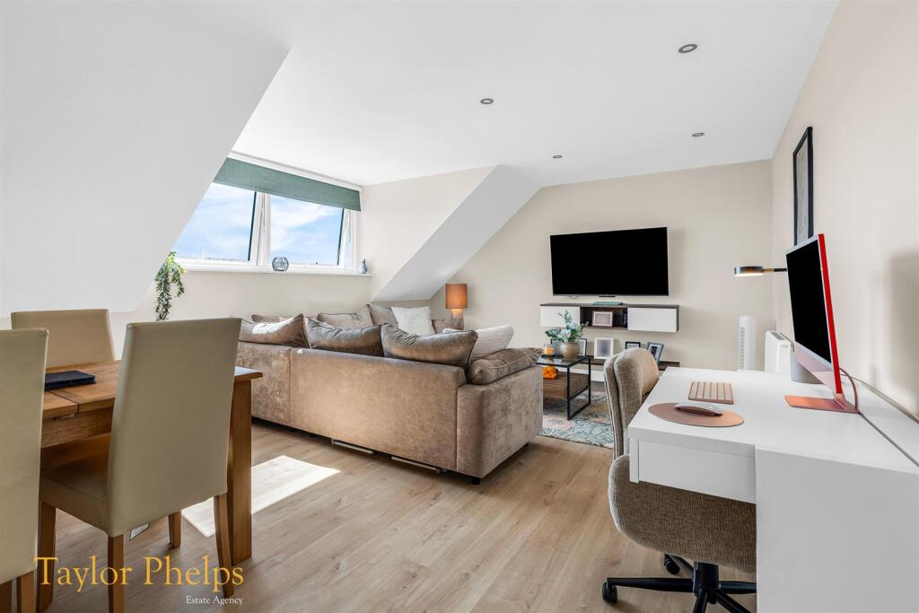 Apartment in Stevenage - More