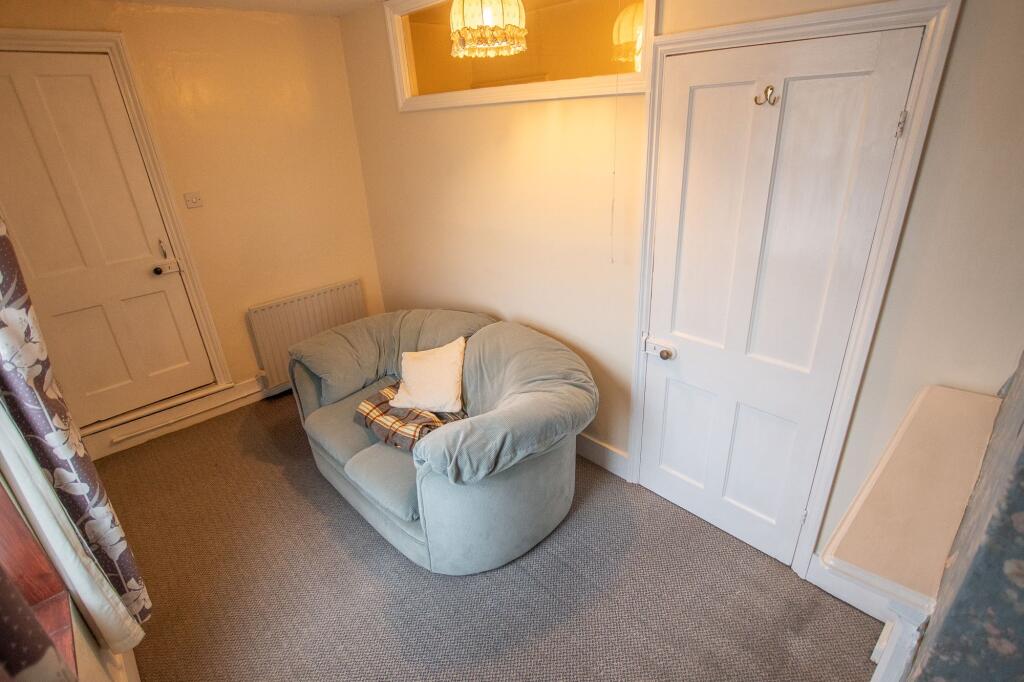 New Cross Road, Guildford, GU2 - View 5