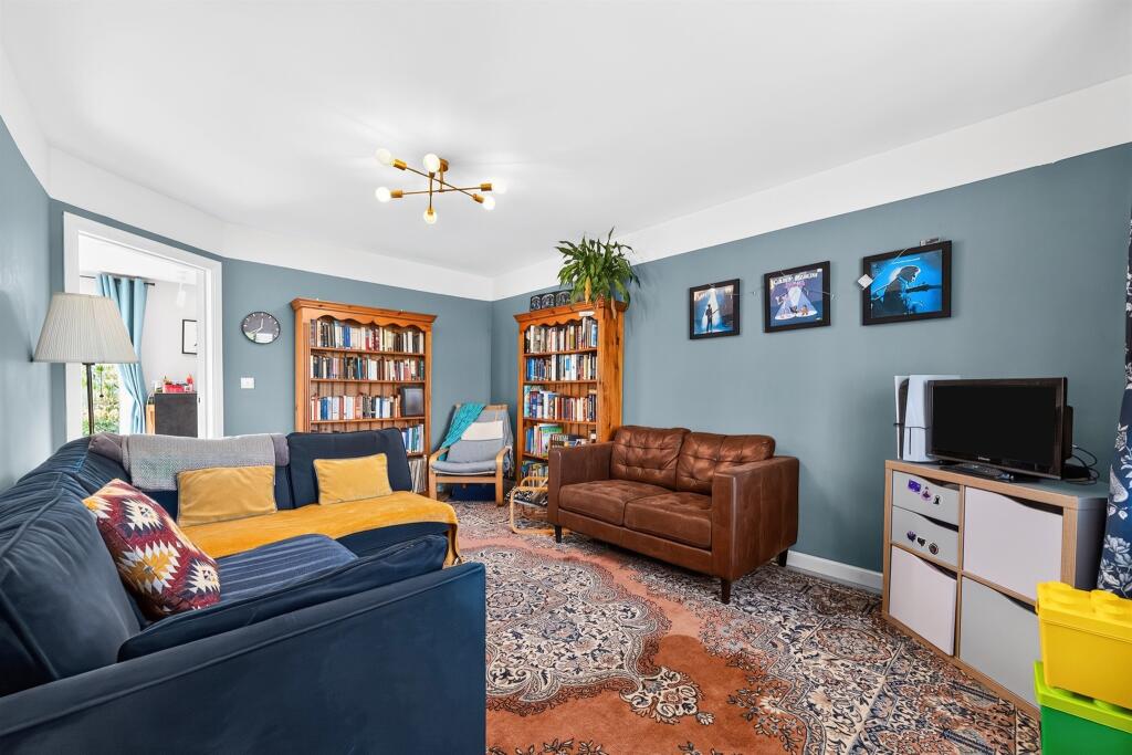 House in Paisley, Renfrewshire - View 4