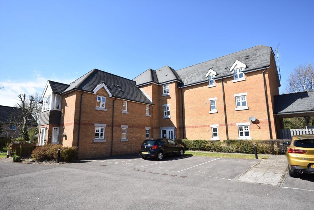 Main image of property: 32 Heol Tre Forys, Penarth, CF64 3RE