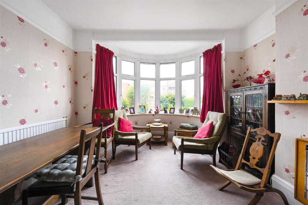 House in Tonbridge - More