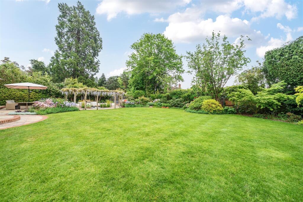 Crawley Ridge, Camberley, Surrey photo 3