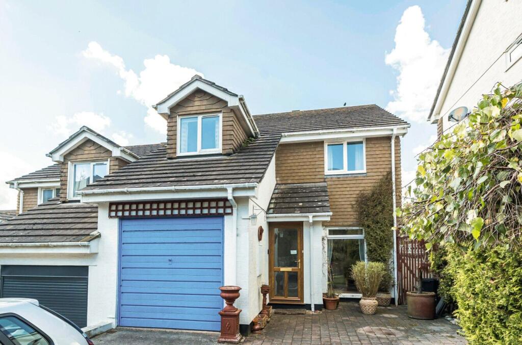 4-bed semi-detached on Saffron Park, Kingsbridge, £369,950