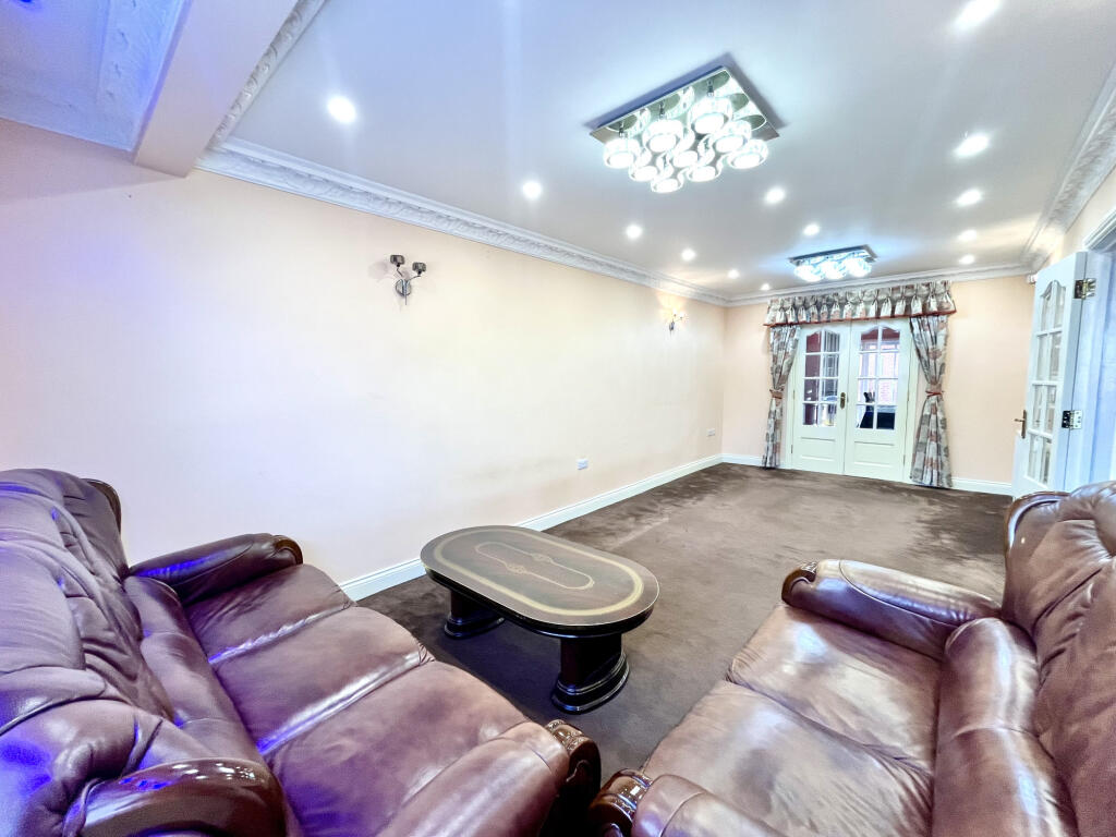House in Southall - View 5