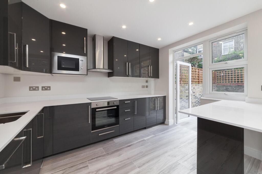 Apartment in London - More
