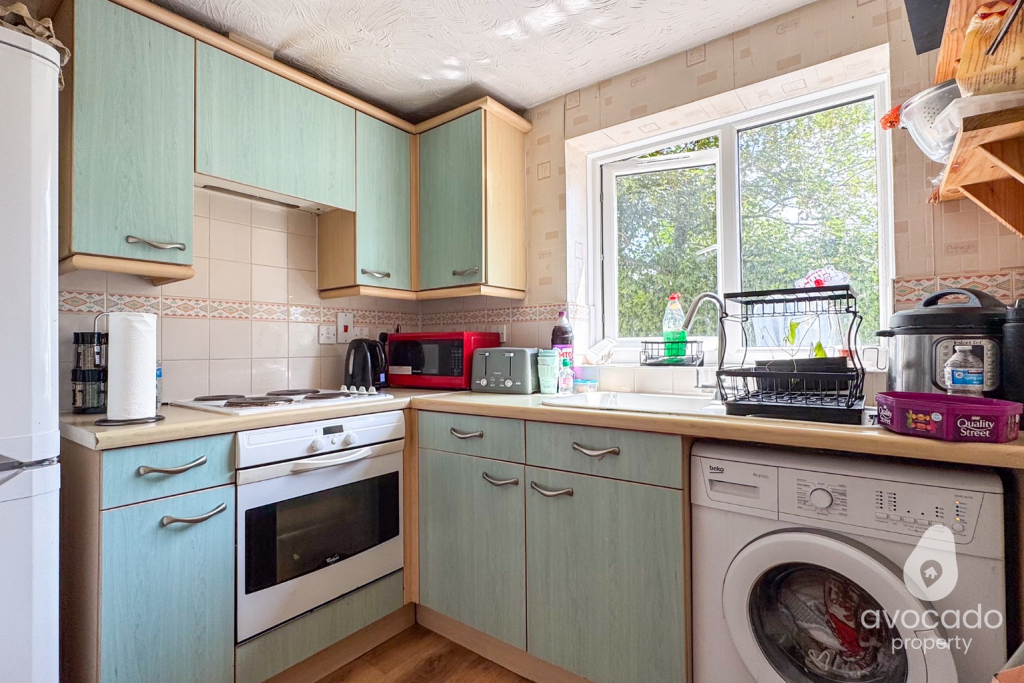 Apartment in Thatcham, West Berkshire - View 3