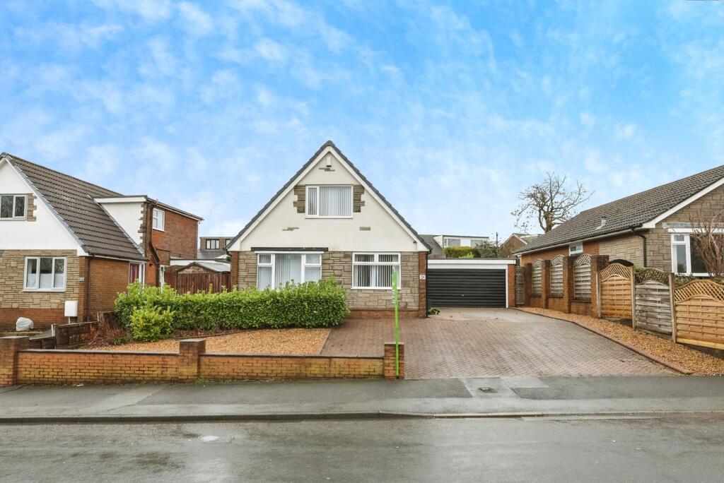 Priory Drive, Darwen, Lancashire, BB3 photo 2