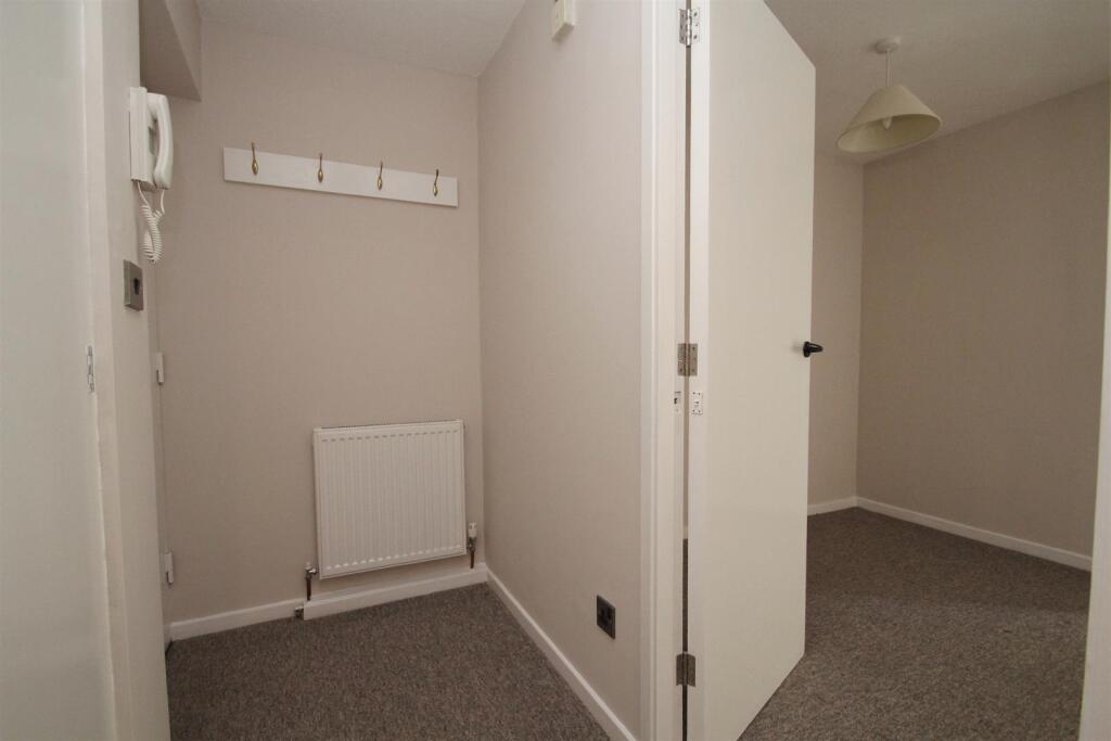 Apartment in Guildford - More
