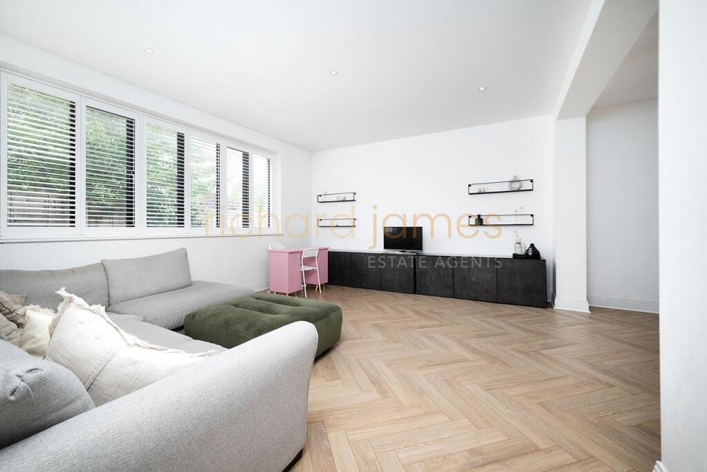 House in London - View 5