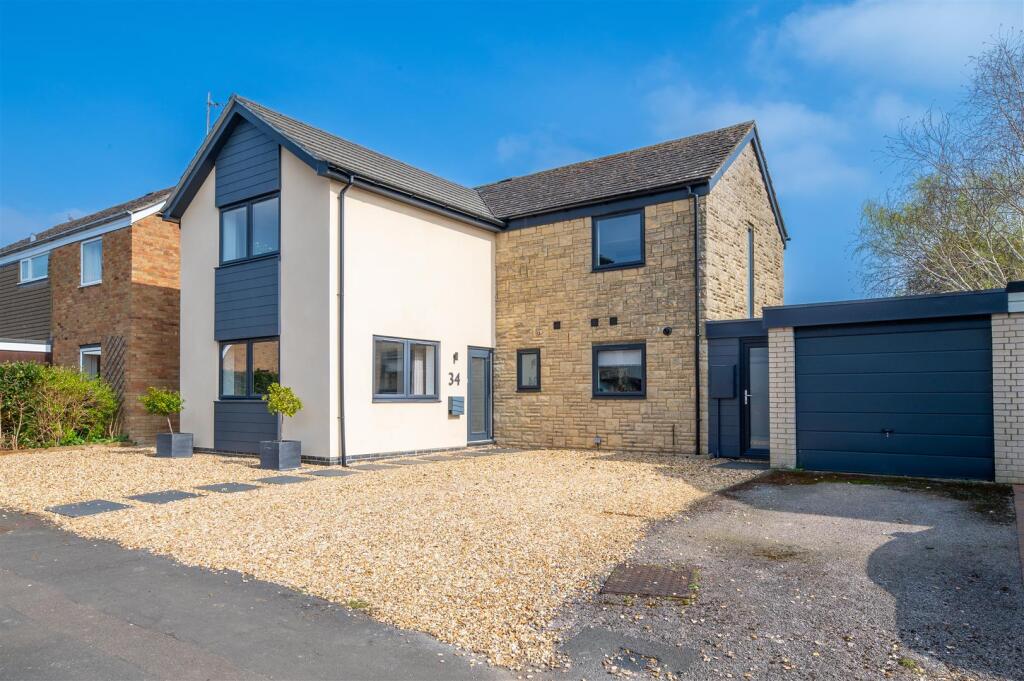 Main image of property: Crecy Walk, Woodstock