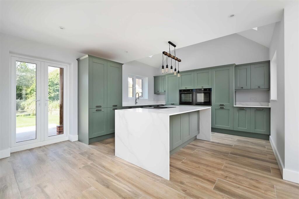House in Redhill - View 4