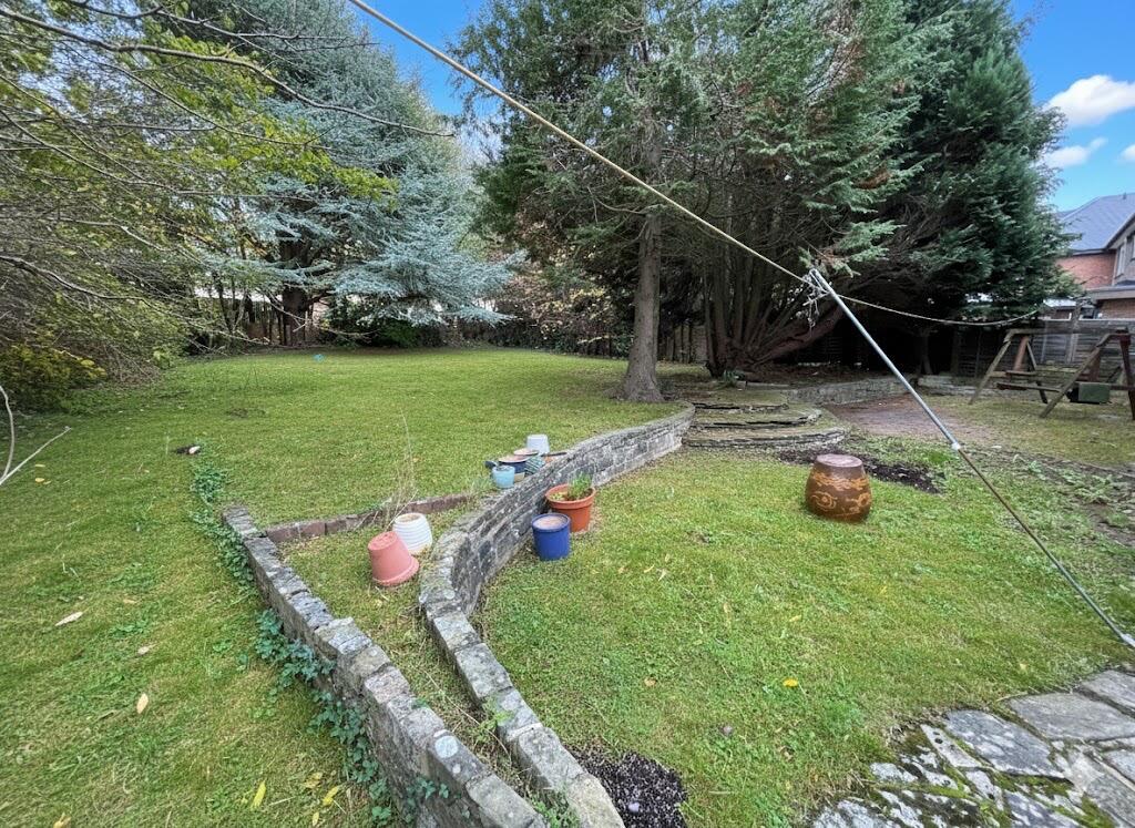 Old Bedford Road, Luton, Bedfordshire, LU2 7BS photo 2