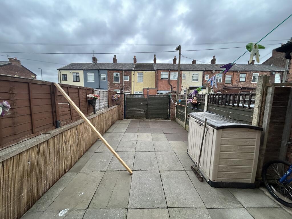 Field Street, Droylsden photo 4