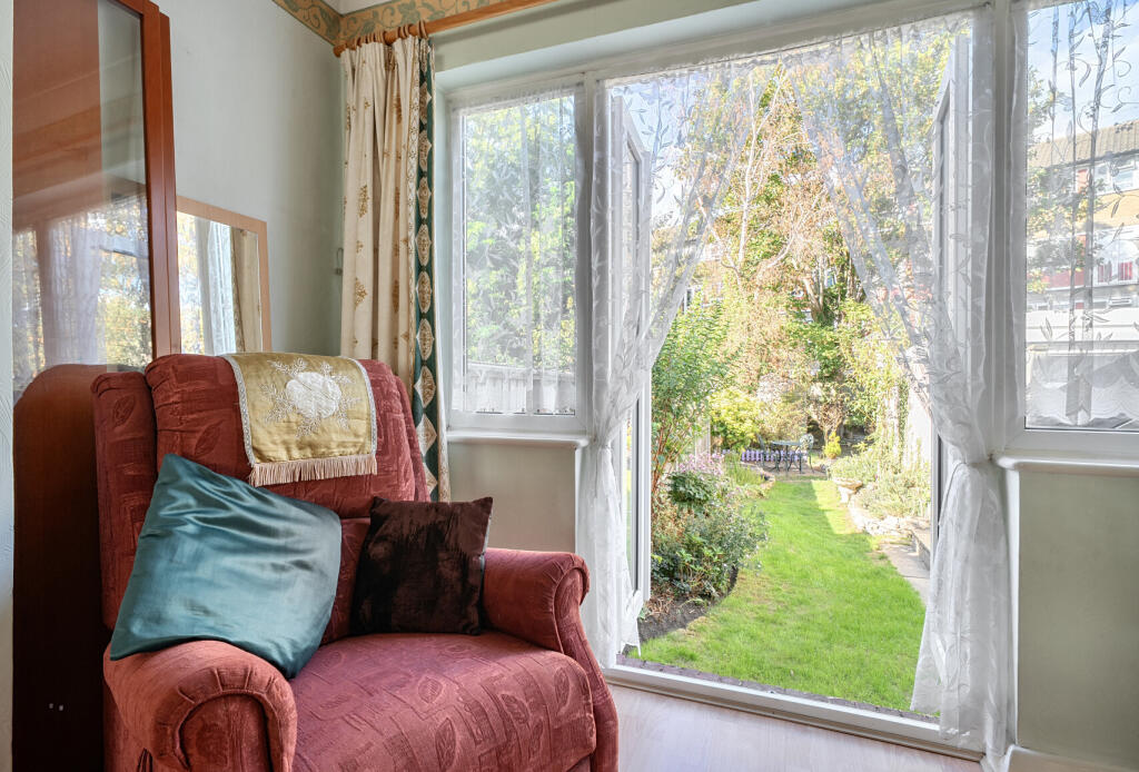 House in Croydon - View 5