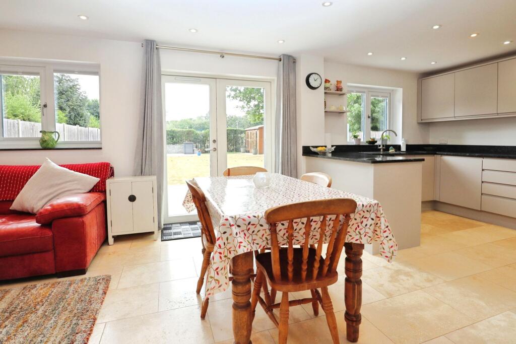 House in Steeple Claydon, Buckinghamshire - View 3