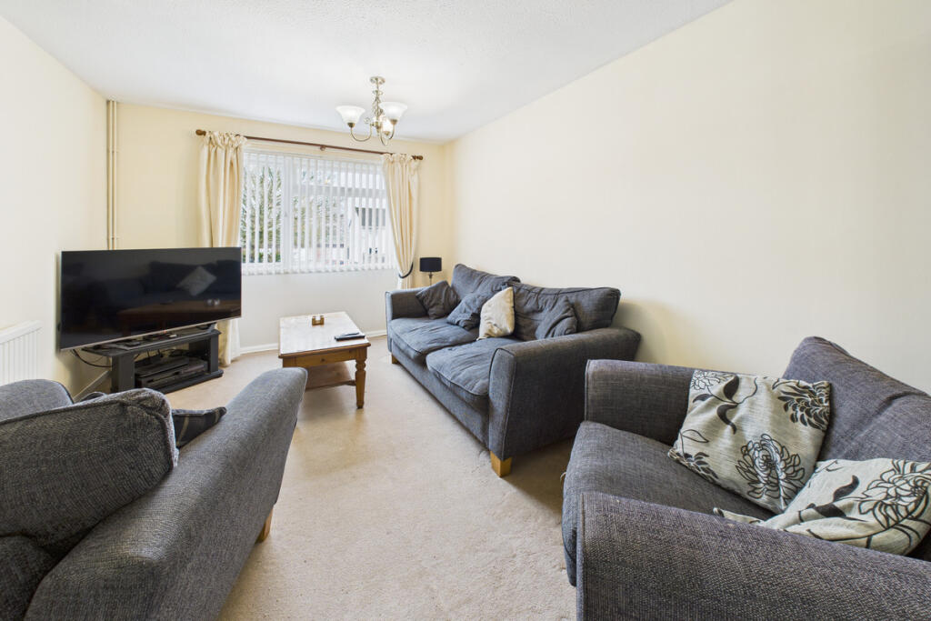 Wootton Drive, Hemel Hempstead, HP2 photo 2