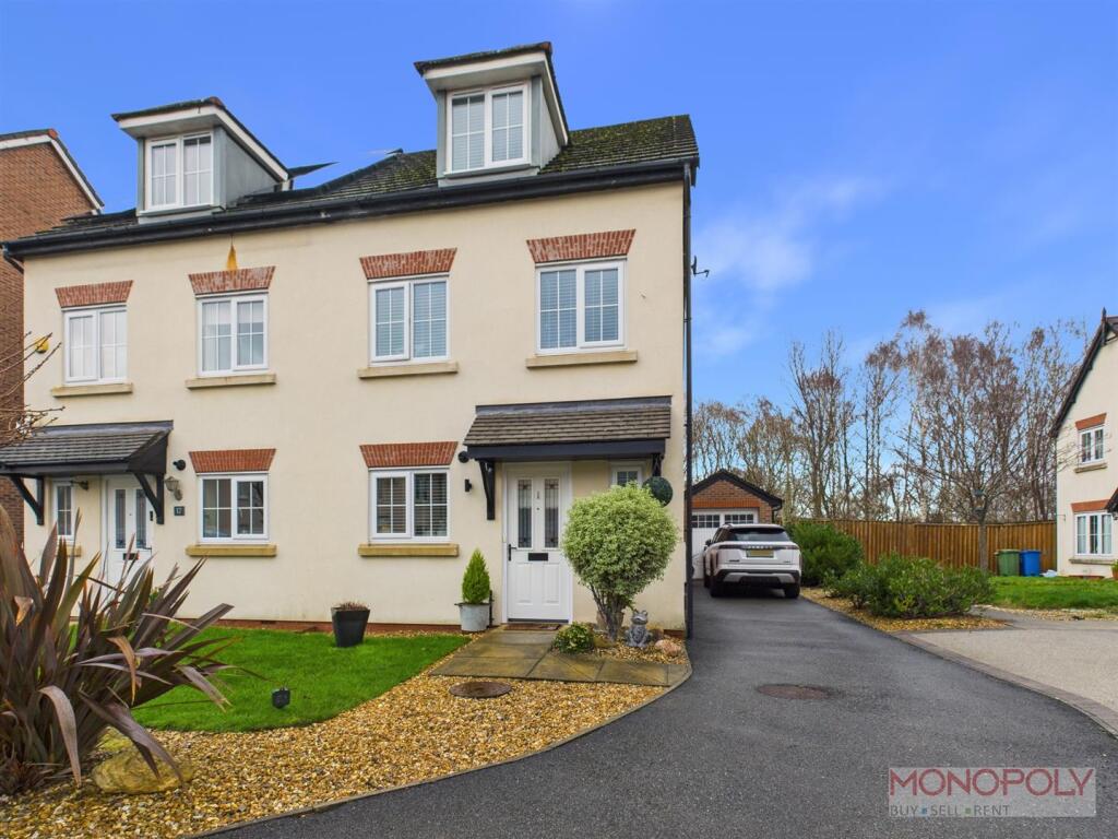 4-bed semi-detached on Hardwick Drive, Gwersyllt, Wrexham, £279,950