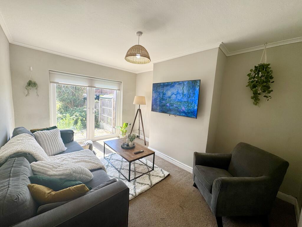 Main image of property: Maple Avenue - 4 bed, Beeston, East Midlands, NG9