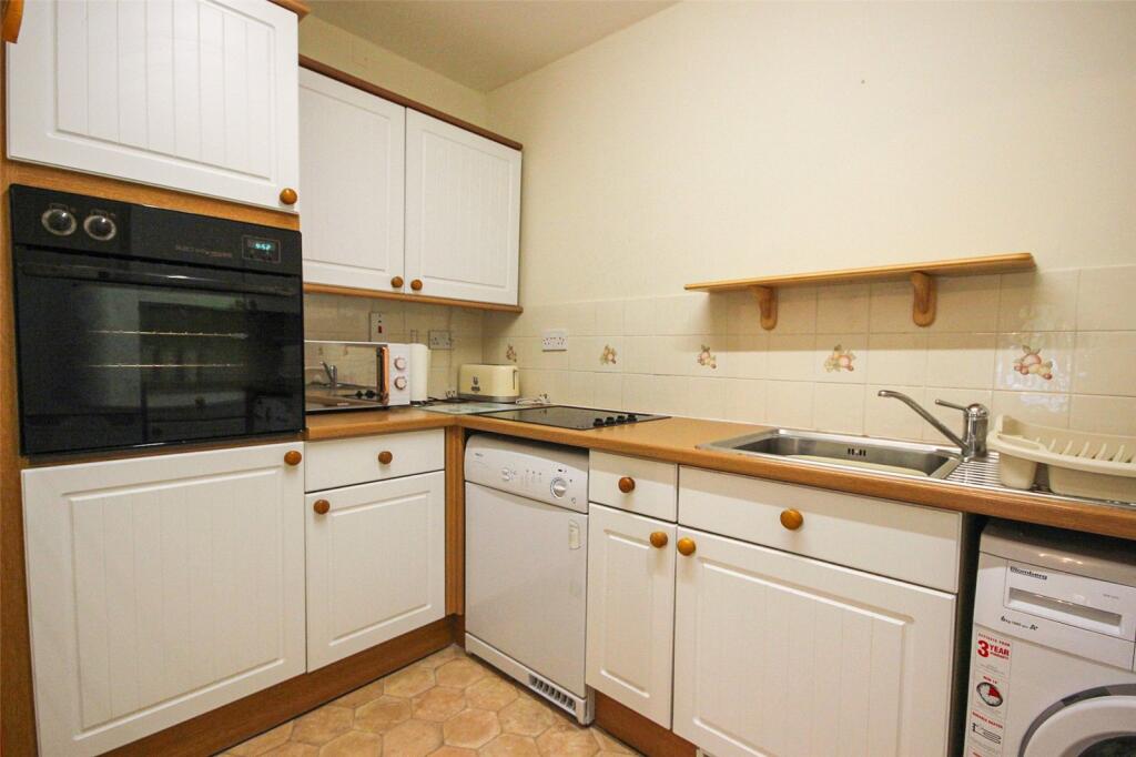Linden Road, Bedford, Bedfordshire, MK40 photo 3