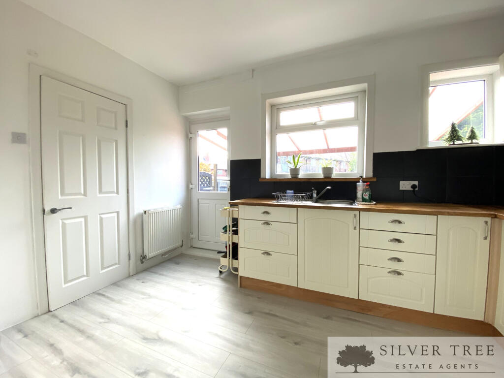93, Maple Drive, Scarborough, North Yorkshire photo 4