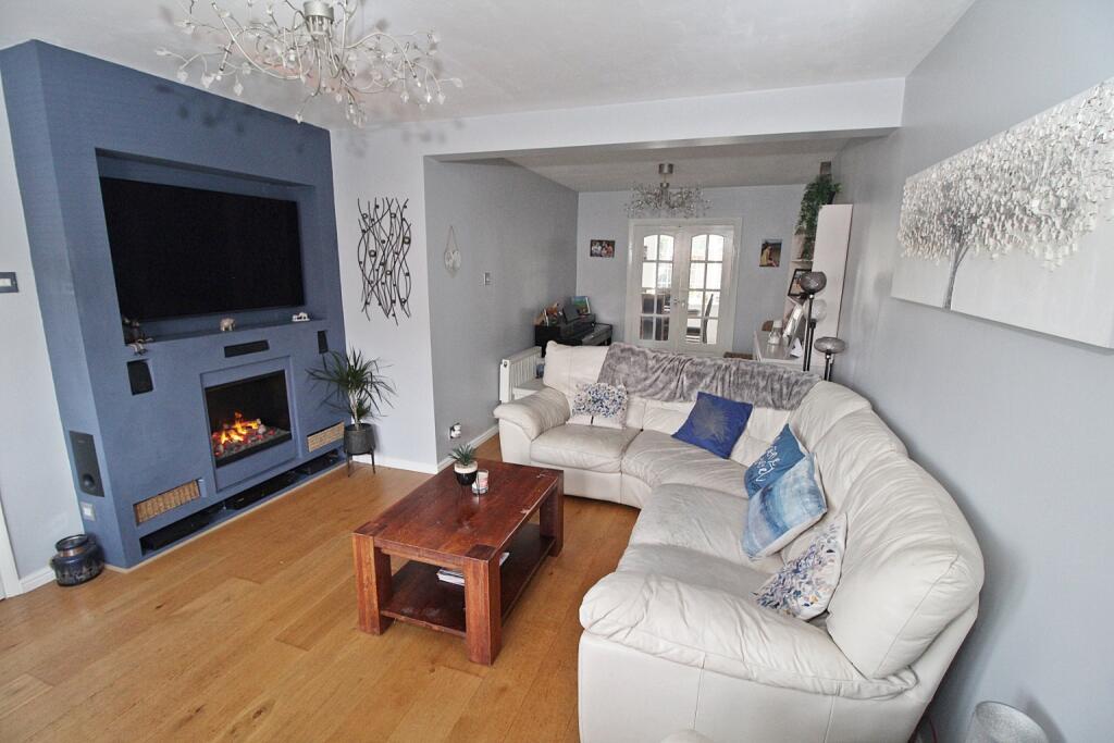 House in Westoning, Central Bedfordshire - More