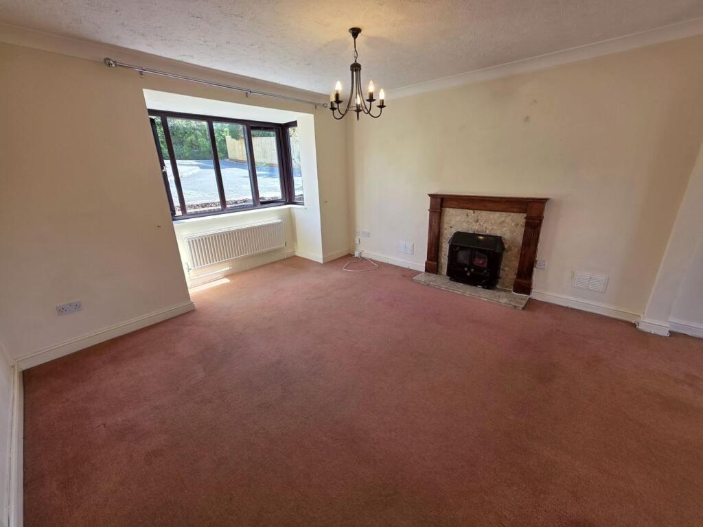 House in Newport - More