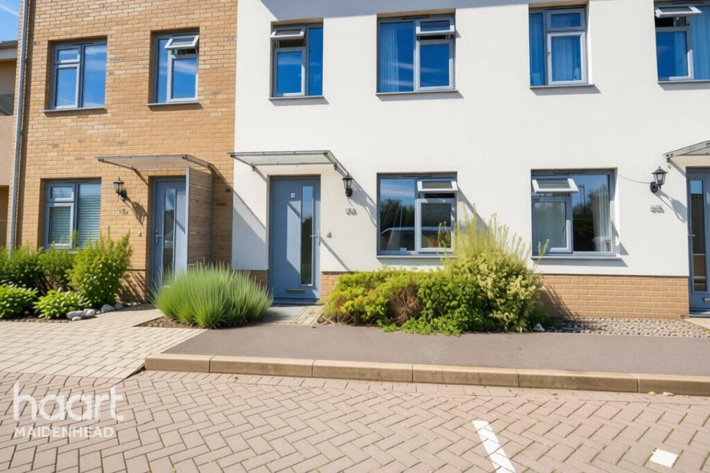House in Slough - View 2
