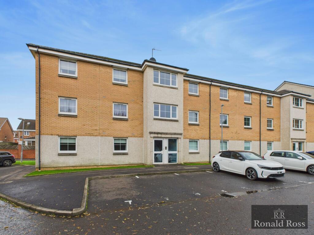 2-bed flat on Montrose Court, Carfin, ML1, £110,000