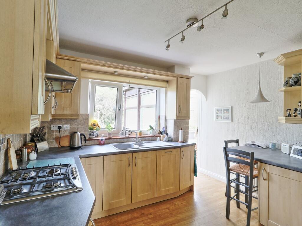 Bishops Way, Buckden, St Neots, PE19 photo 4