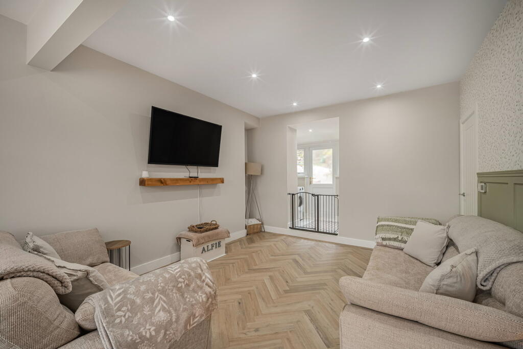 House in Caerphilly, Aber Valley - View 4