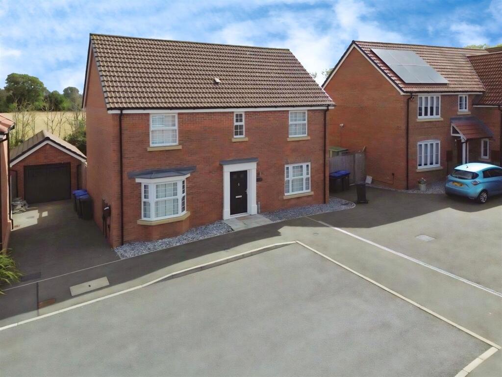 4-bed detached on Lennard Close, Ullesthorpe, £425,000
