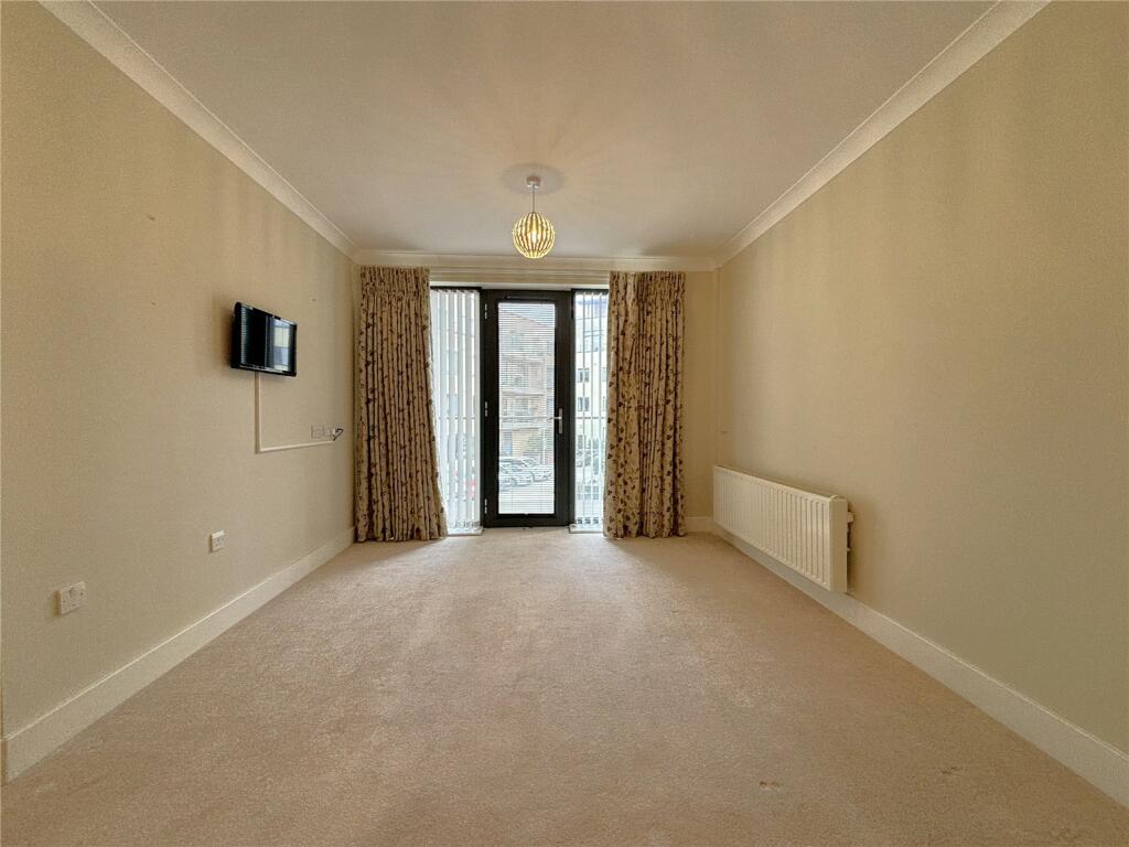 Maumbury Gardens, Dorchester, DT1 photo 4