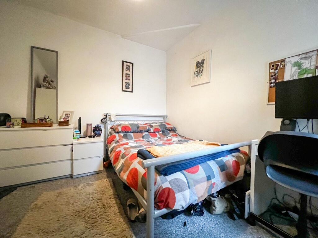 5 bedroom terraced house for rent