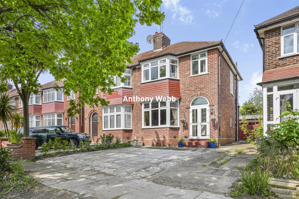 Main image of property: Fountains Crescent, Southgate, N14