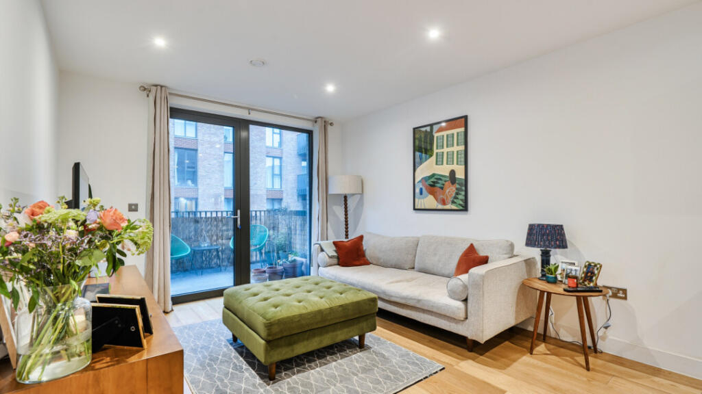 Main image of property: Masons House, Navigators Walk, London, E3 2RP