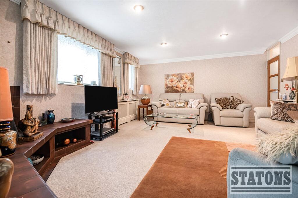 Alderman Close, Welham Green, North Mymms, Hatfield, AL9 - View 5