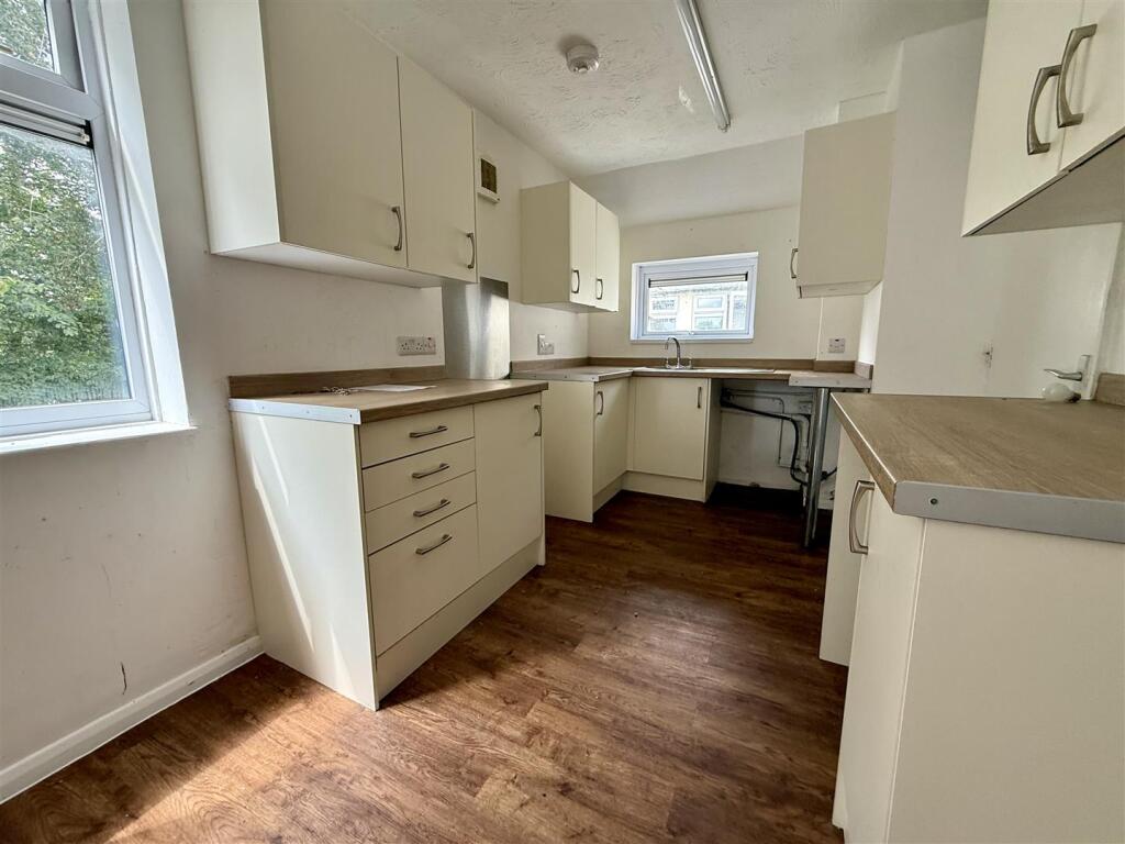Apartment in Swindon - View 3