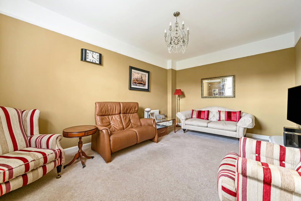 House in Southampton - View 4