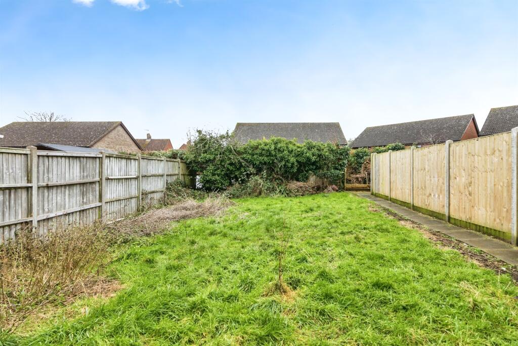 Gainsborough Drive, Halesworth photo 4