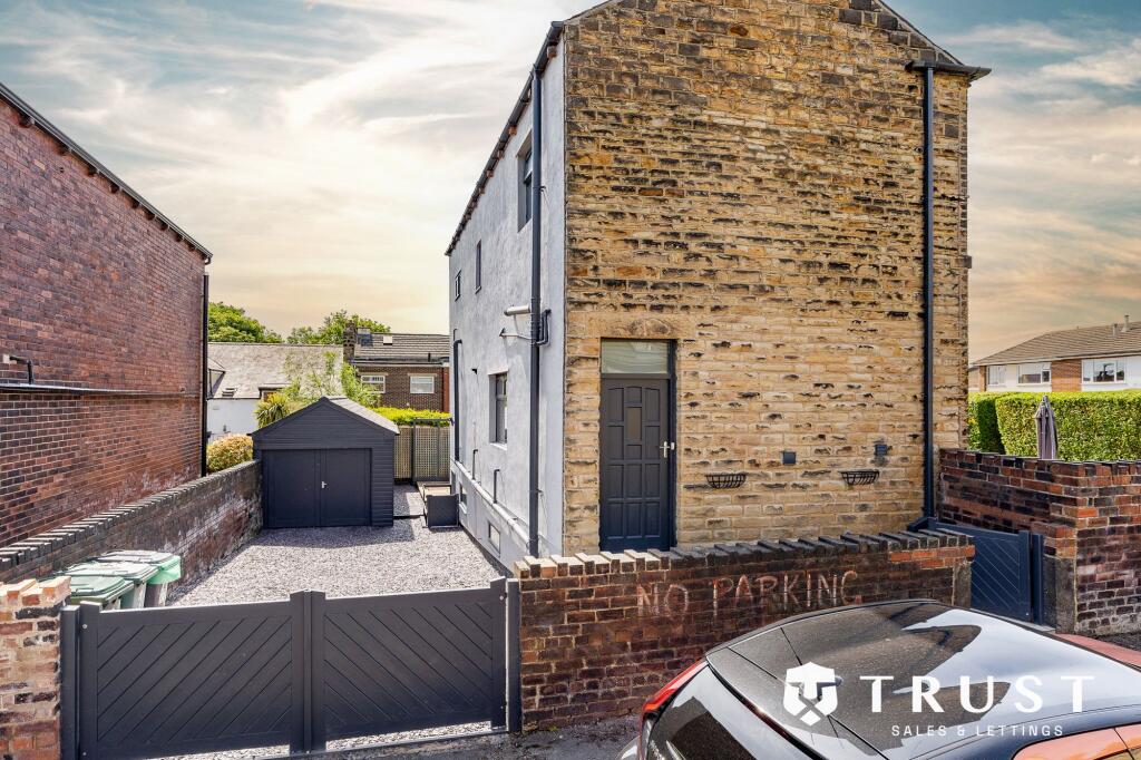 House in Kirklees, Mirfield - View 5